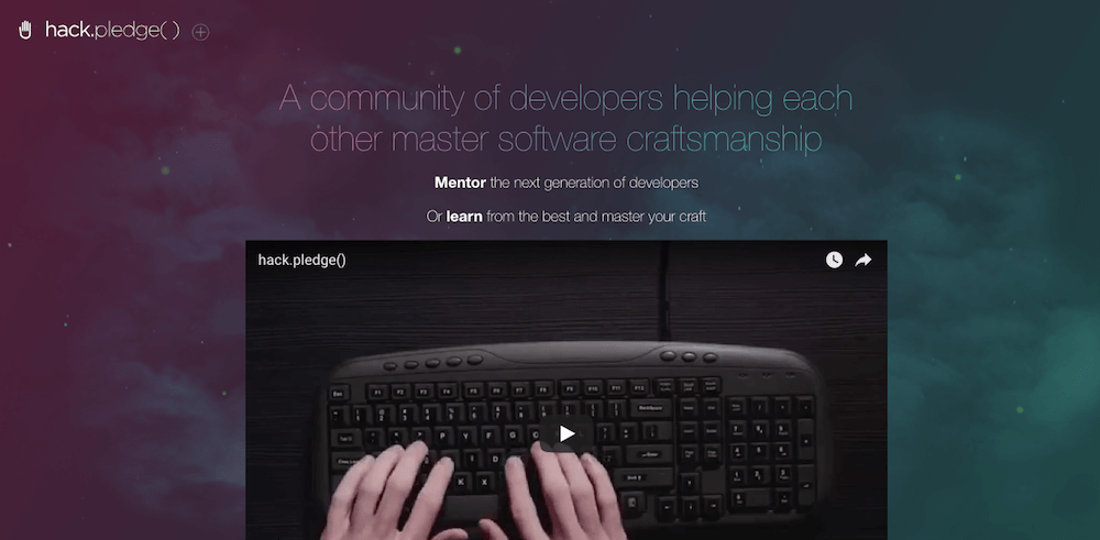 Сайт для Изучения Программирования Hack.pledge - Главный Экран, Руки на Клавиатуре